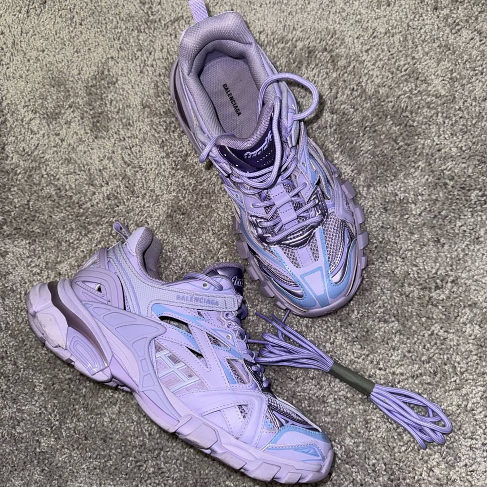 🛑AUNTHENTIC🛑
Iilac balenciagas 
Size 39!